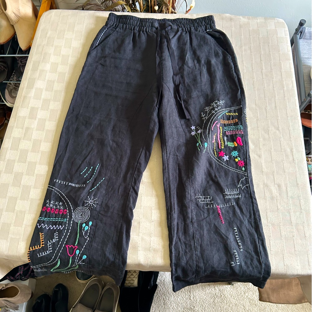 Johnny Was Pete & Greta Embroidered Wide Leg Linen Cropped Pant - Picture 10 of 15